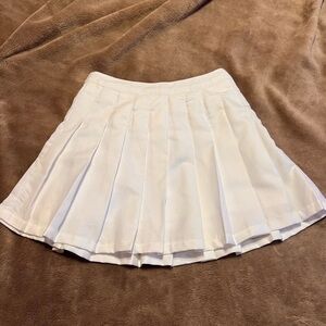 Elegant White Pleated Skirt